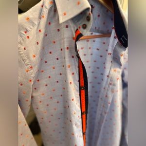 Sharp Slim Fit small Dress shirt with a medium high collar.